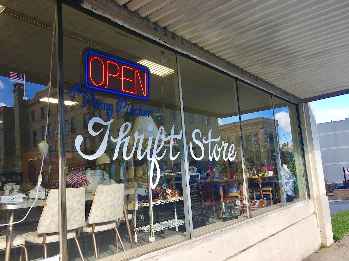 Penny Pincher Thrift Store in Fairmont