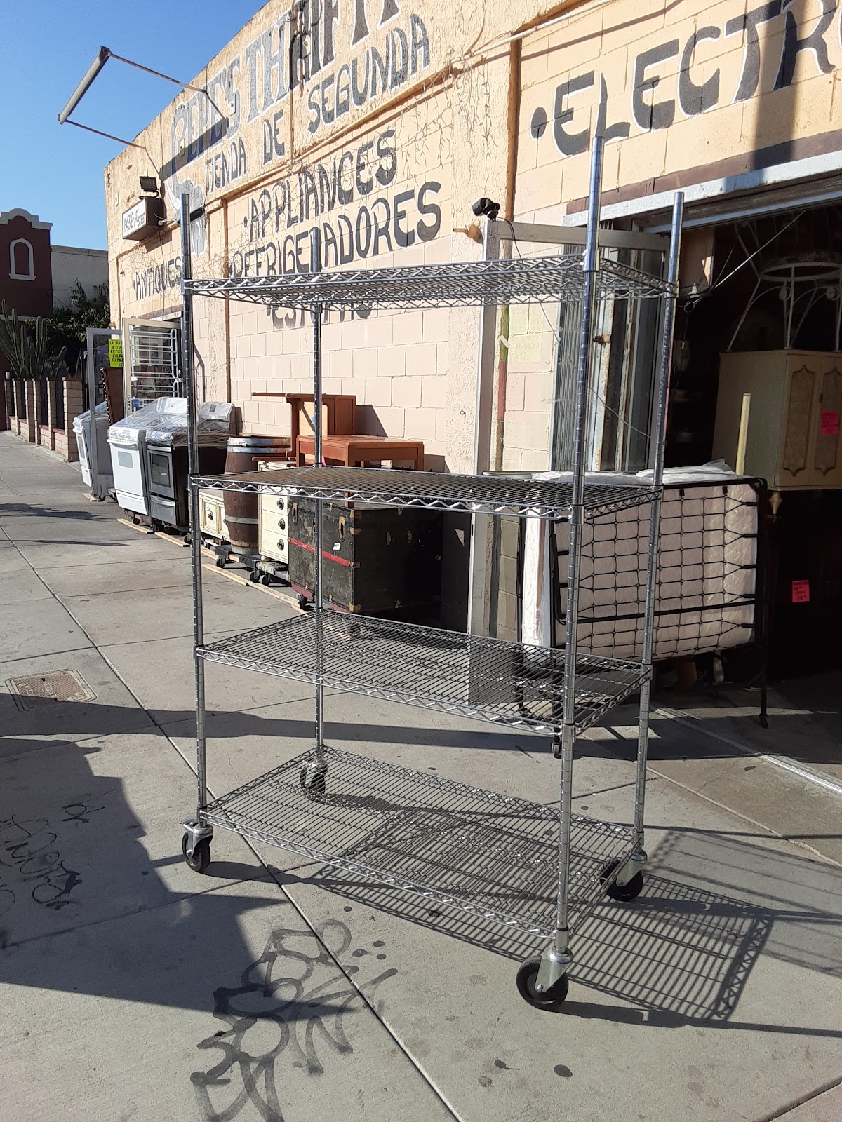 Pepe's Thrift Shop in Los Angeles