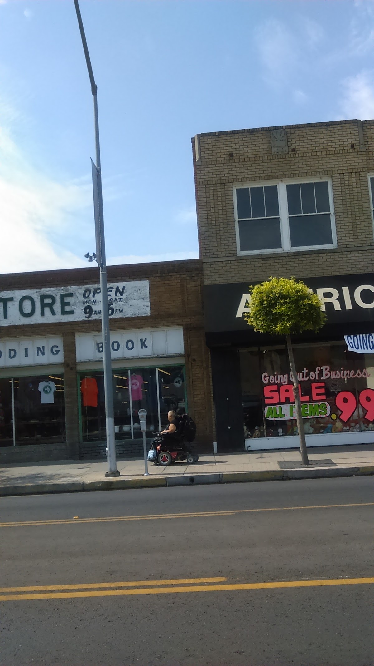 Emerald Thrift Store in Fresno
