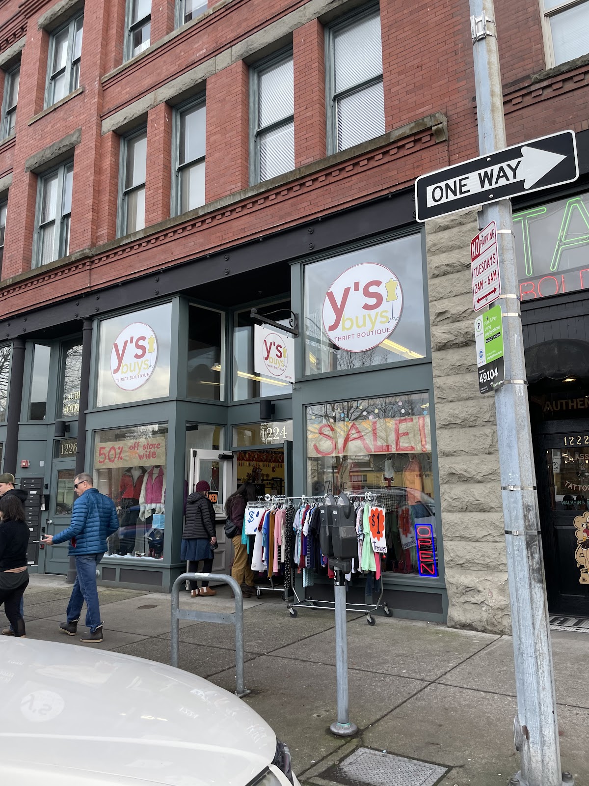 Y's Buys Thrift Boutique in Bellingham