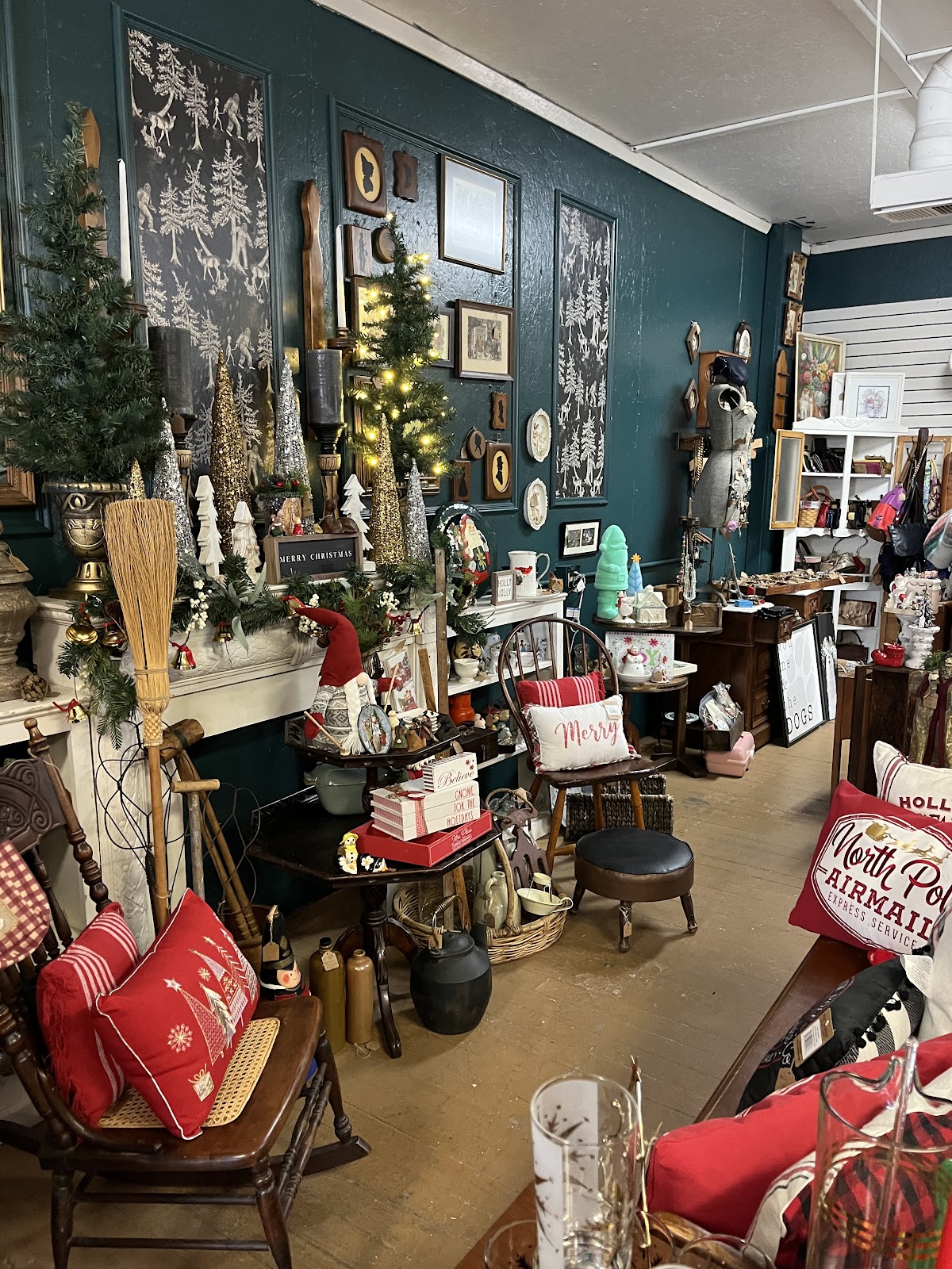 Laura's Vintage Attic in Fall River