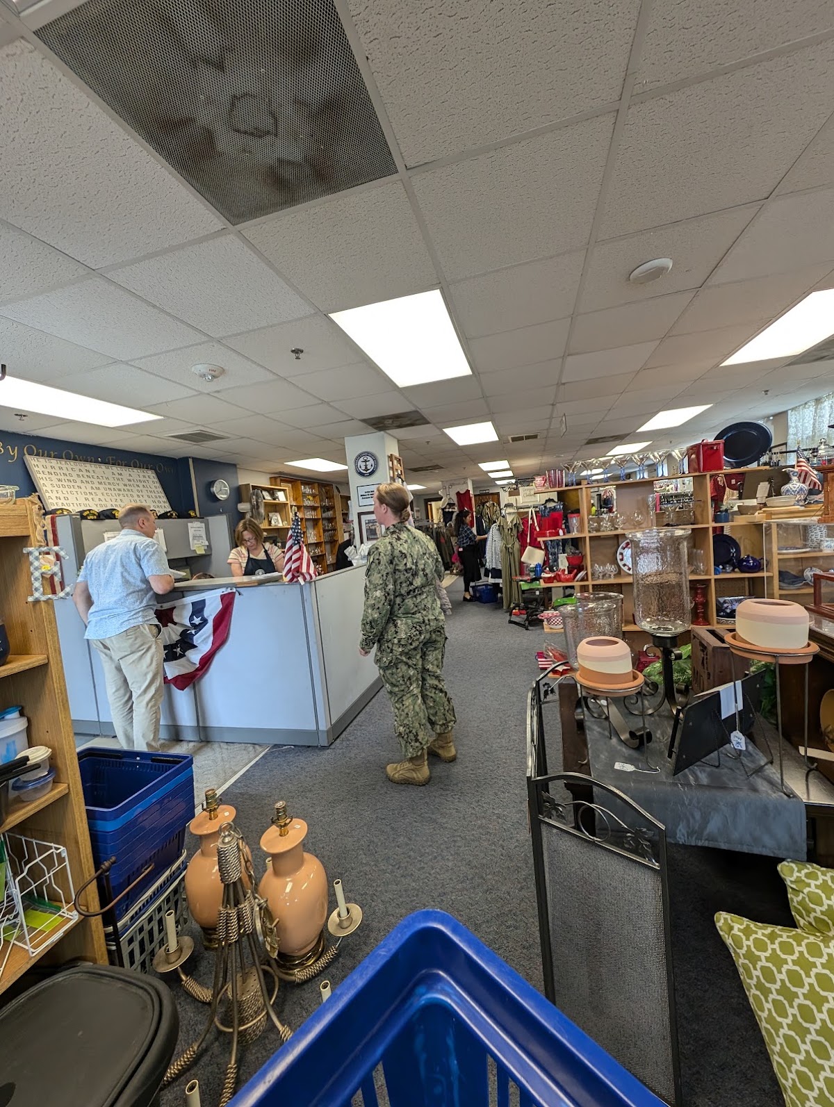 Navy Marine Corps Relief Society Thrift Shop in Washington