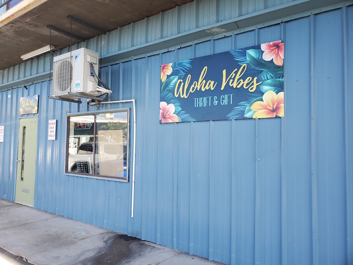 Aloha Vibes Thrift and Gift in Kailua-Kona