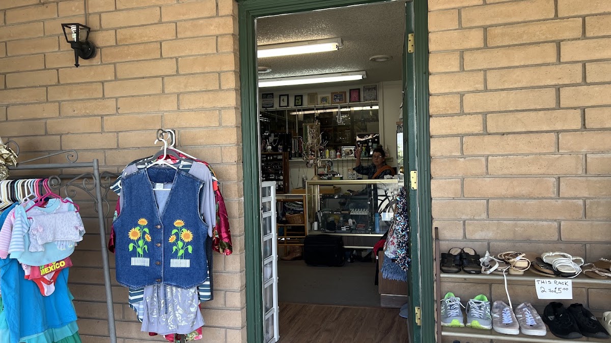 Poppin Tagz Thriftique in Gardnerville
