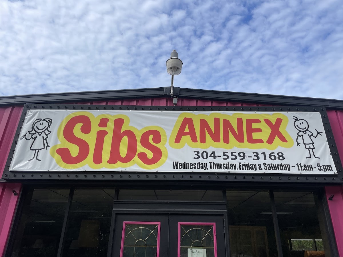 Sibs Antiques And Quality Furnishings in Wheeling