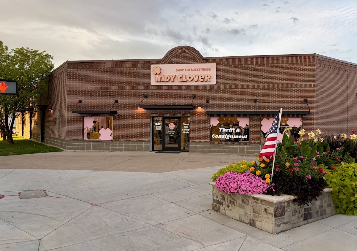 Indy Clover in Logan