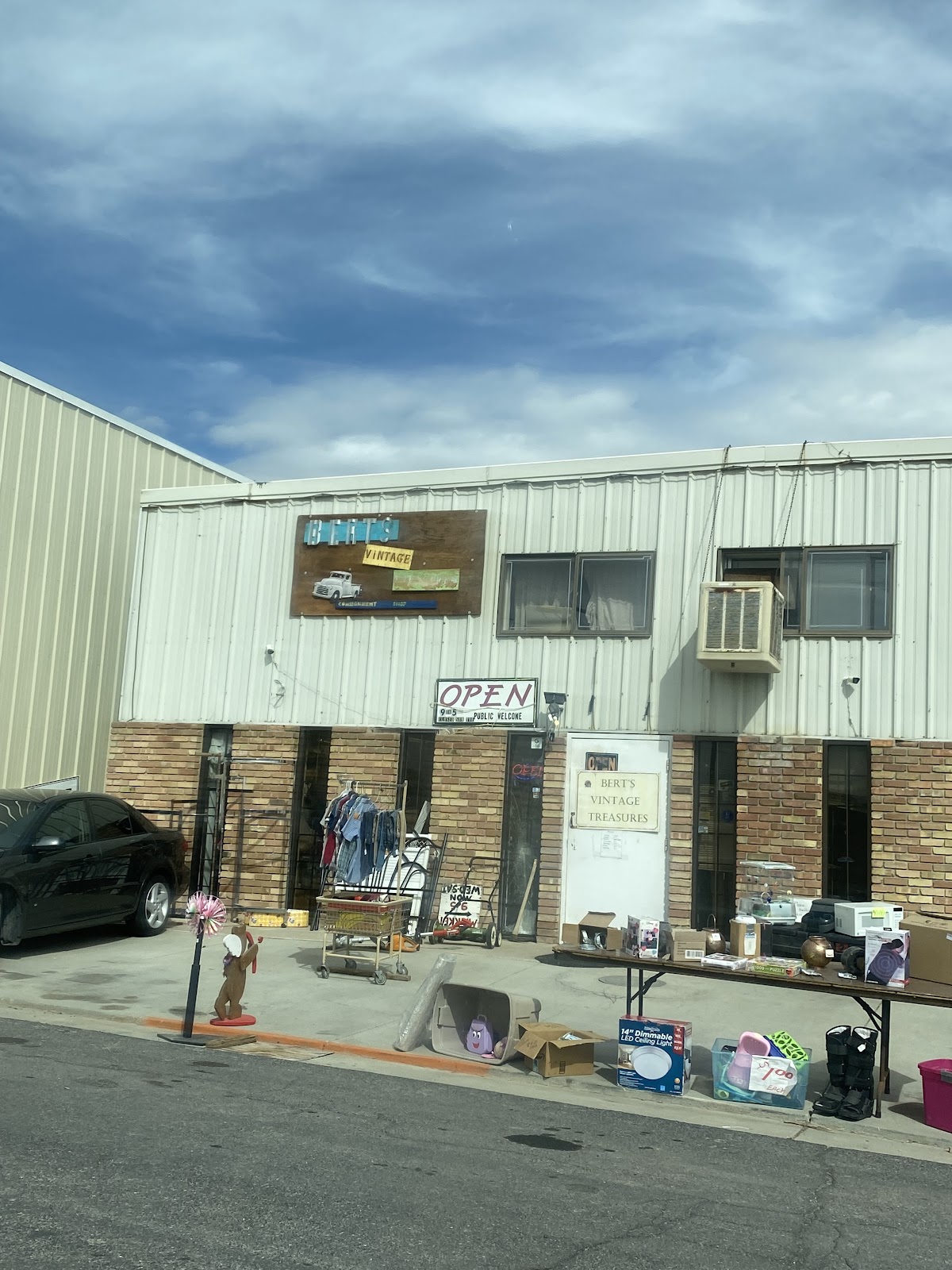 Bert's Vintage Treasures in Price