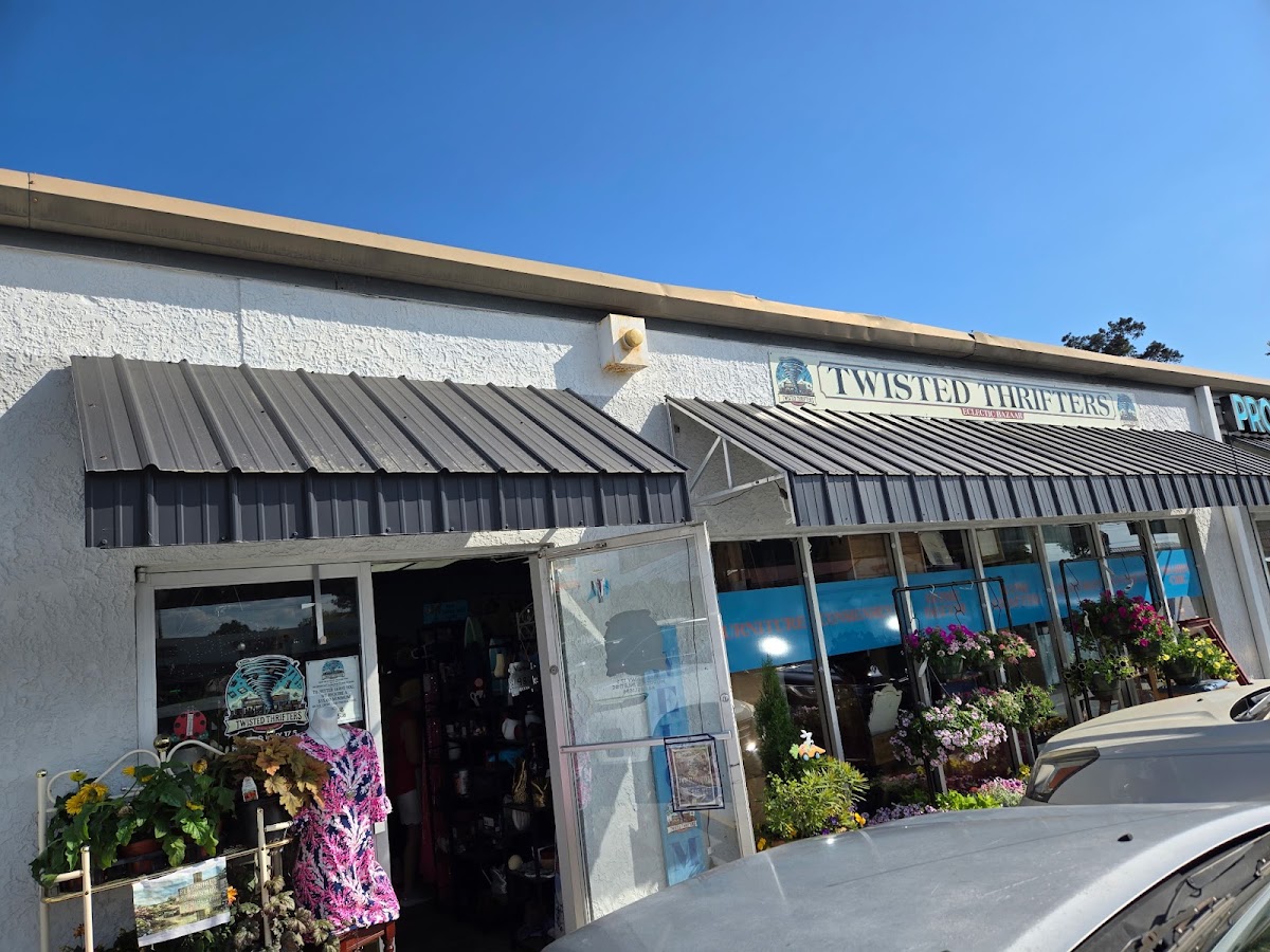 Twisted Thrifters in Murrells Inlet