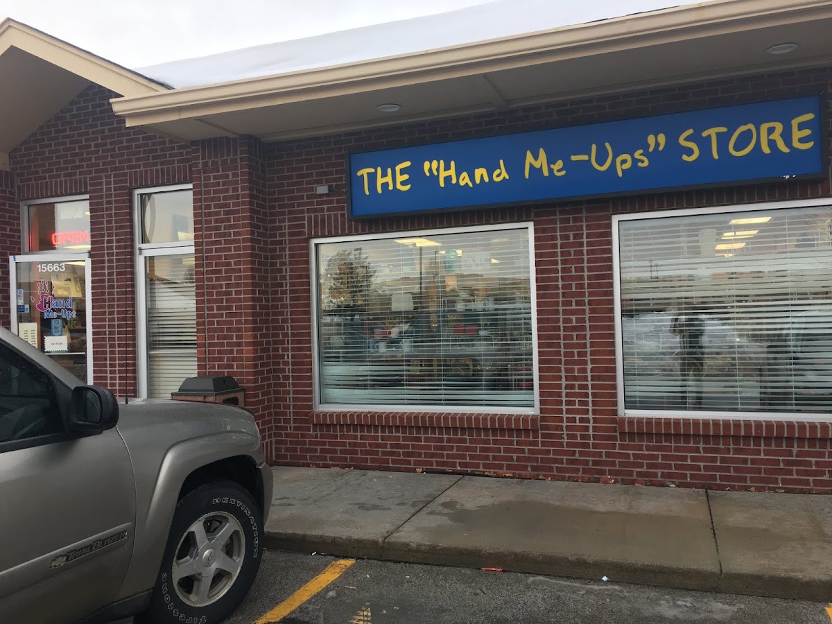 Hand Me Up Store in Omaha