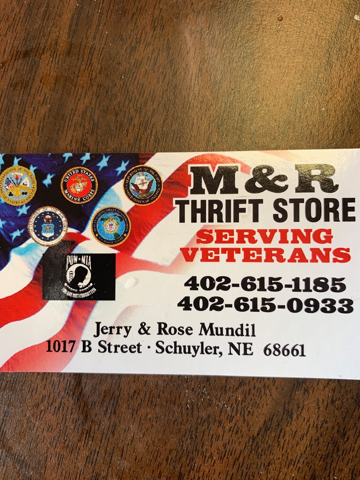 M & R Thrift Store in Schuyler