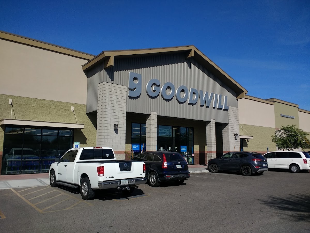 Queen Creek & Higley Goodwill Retail Store and Donation Center in Gilbert