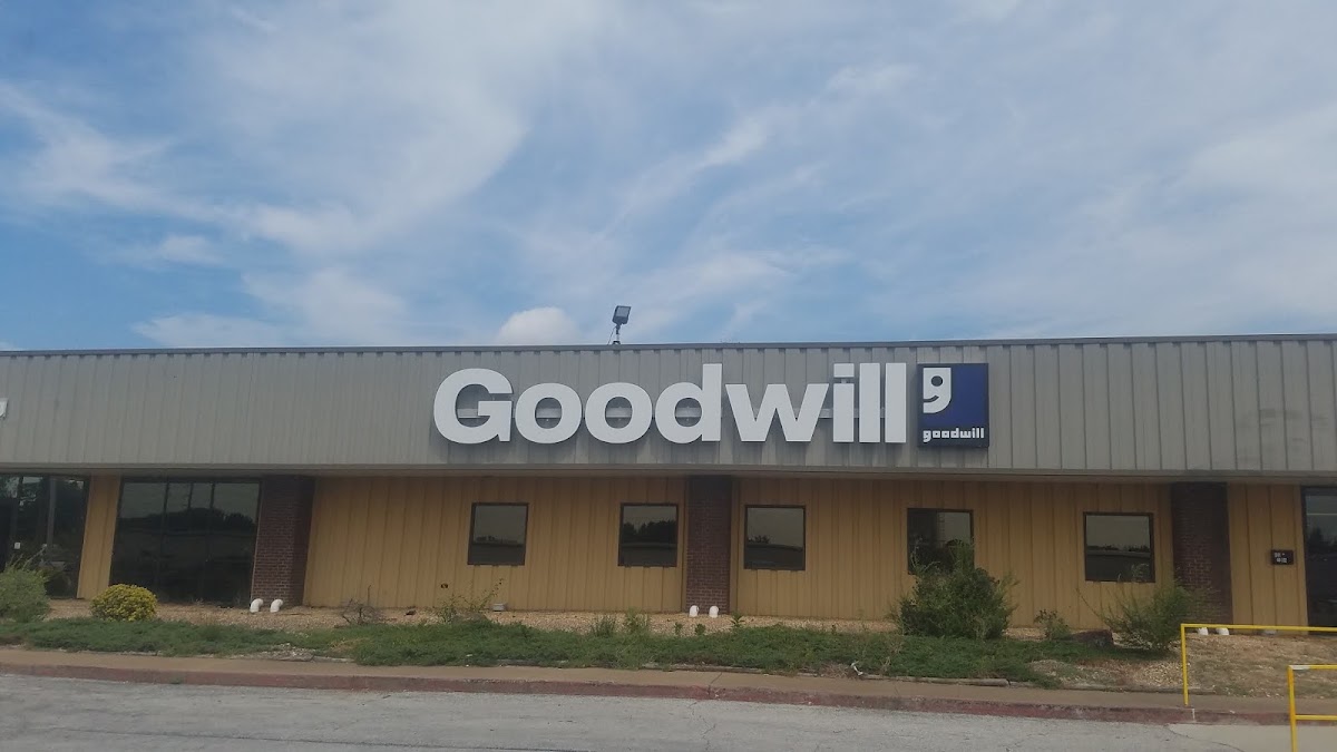 Goodwill Outlet Store | Donation Center | Career Services Center | Reentry Services in Rogers