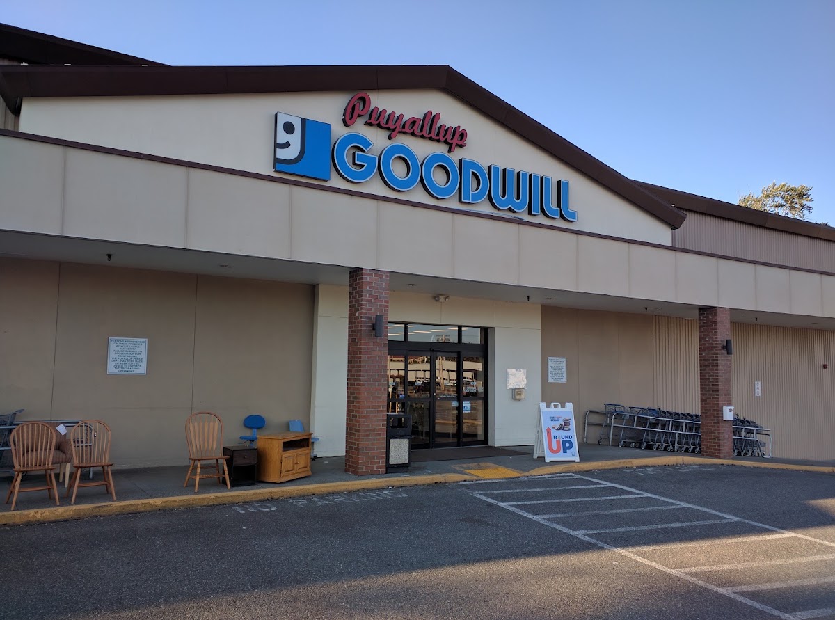 Puyallup Goodwill in Puyallup