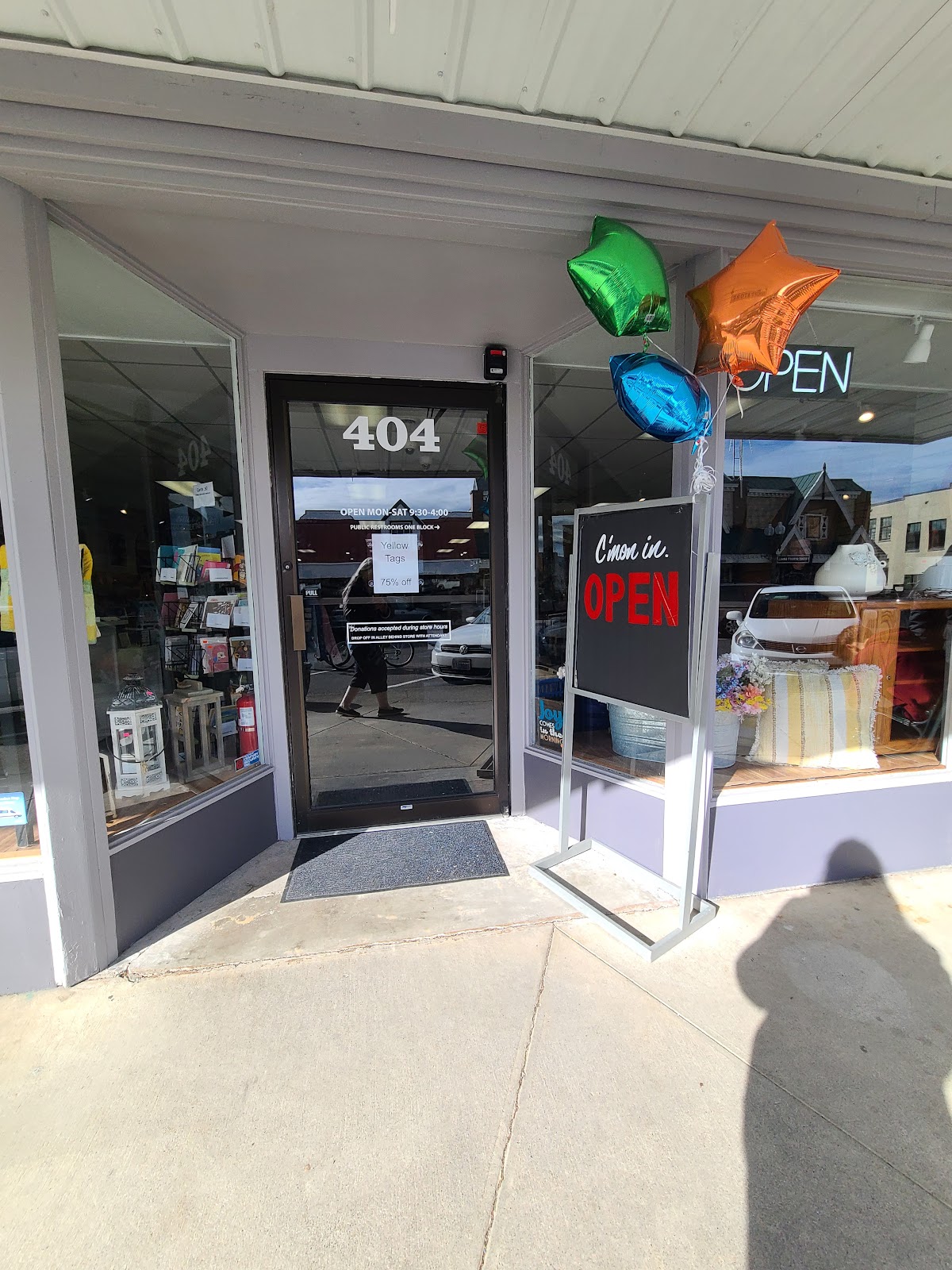 Summit Thrift Store in Lynden