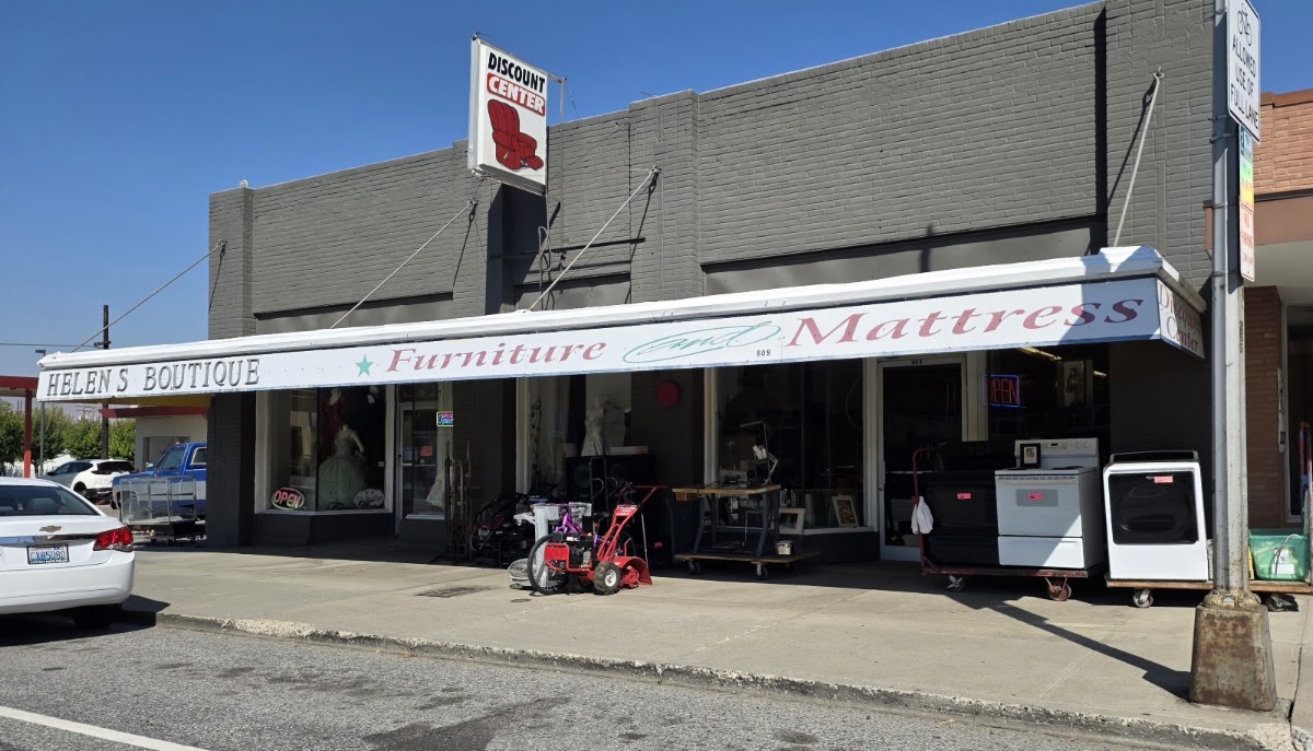 Dimitri's Secondhand Discount Center in Wenatchee