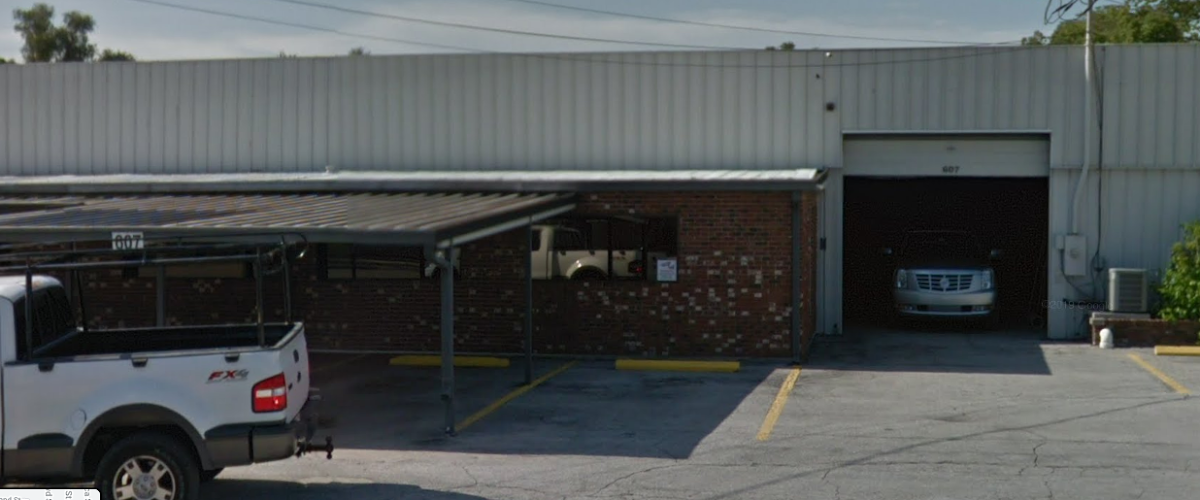 Davis Thrift Store in Nokomis