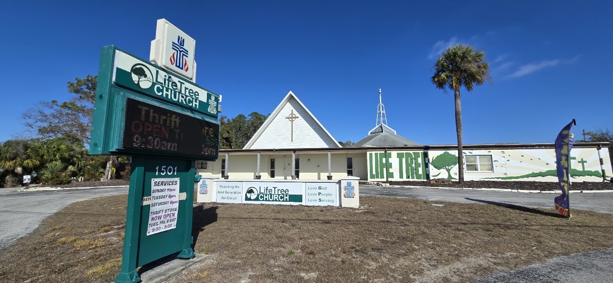 Life Tree Thrift Store in Crystal River