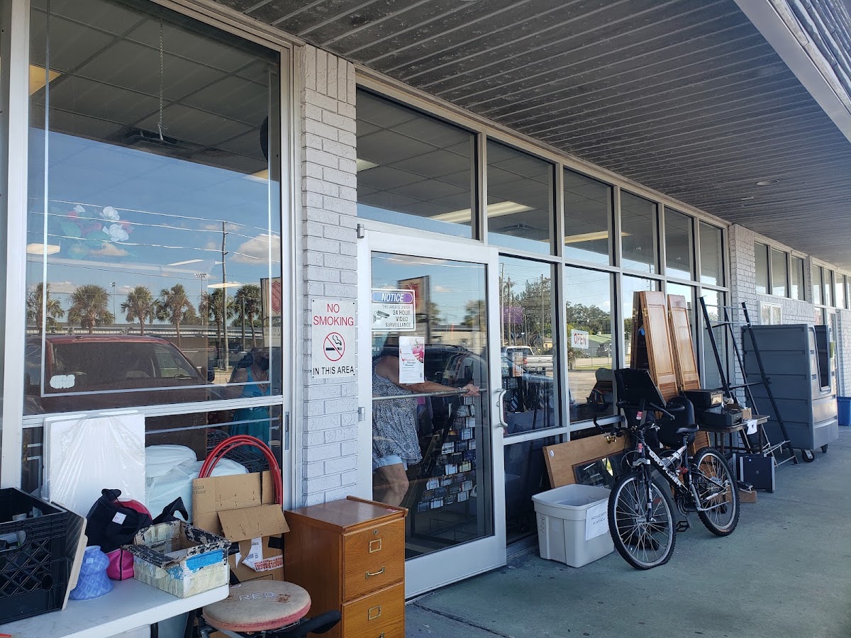 Salvation Army Thrift Store in Sebring