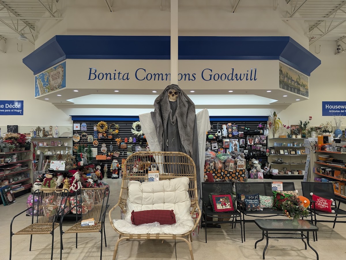 Goodwill Retail & Donation Center in Bonita Springs