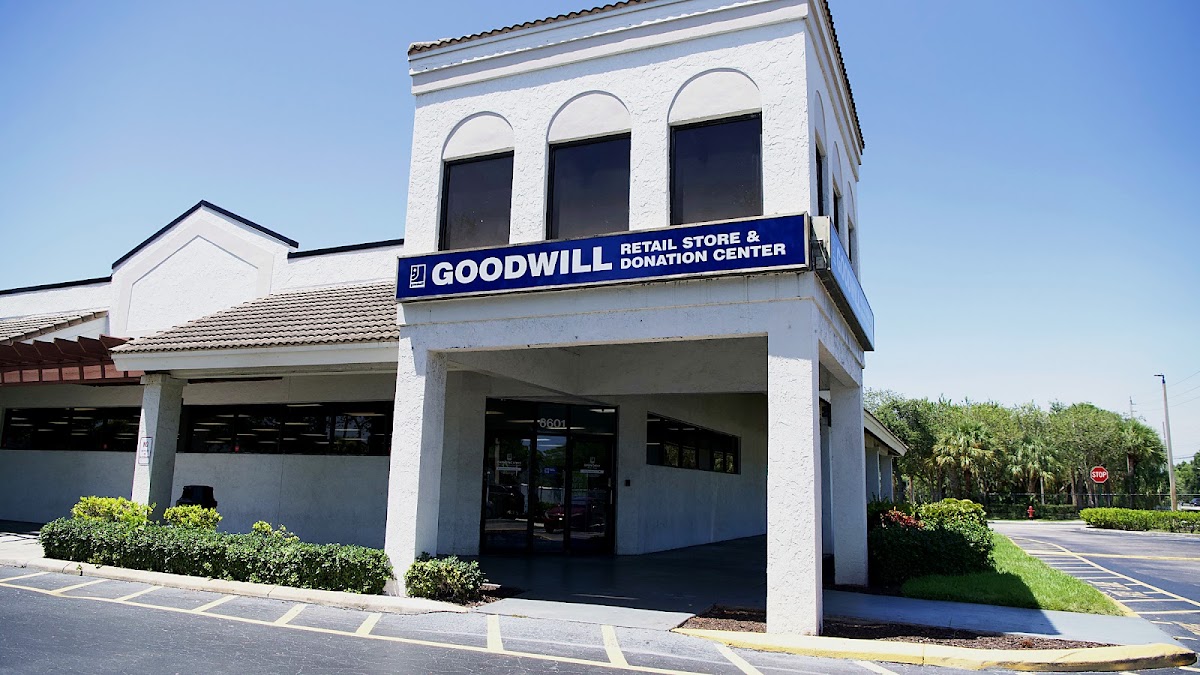 Goodwill Retail Store & Donation Center - Woodbridge in Greenacres