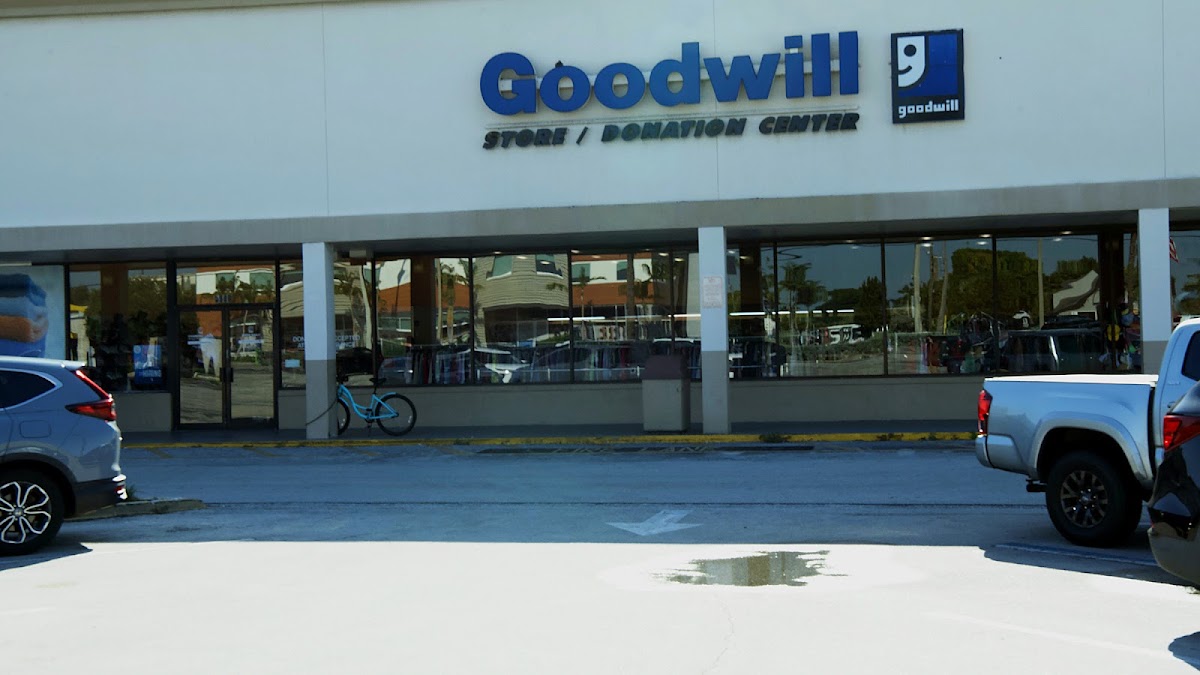Goodwill Retail Store & Donation Center - Broadway in Riviera Beach