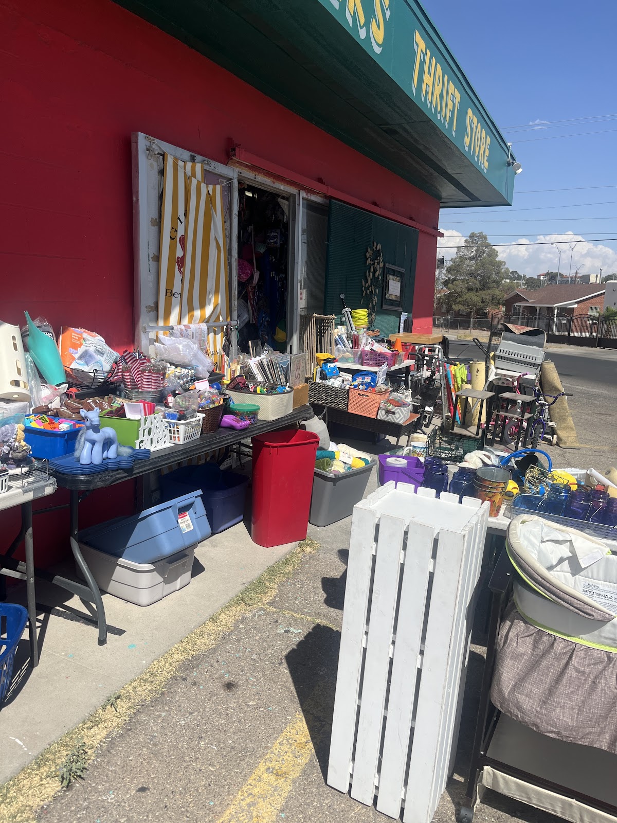 Sister's Thrift Store in El Paso