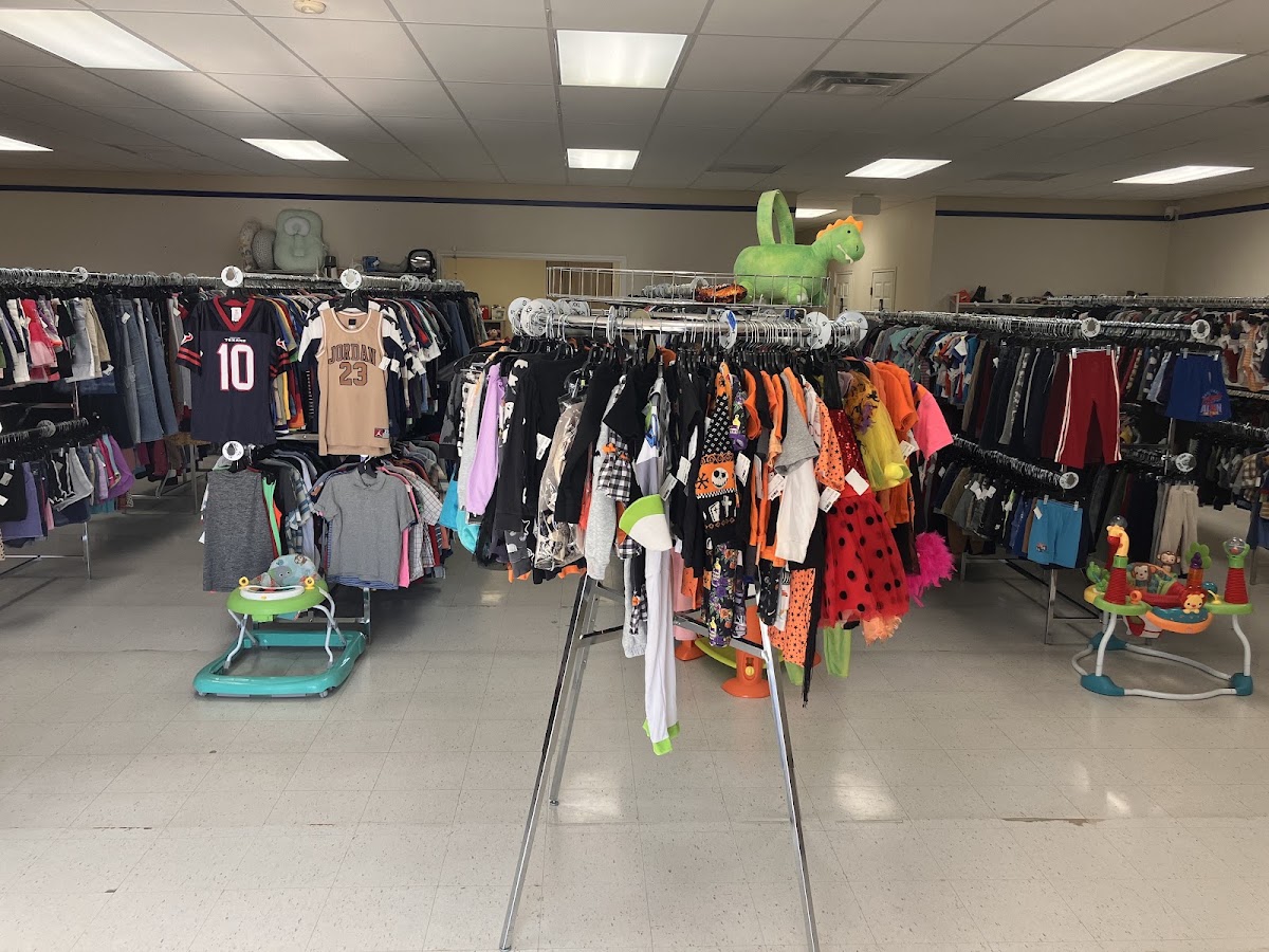 Tiny Treasures Resale in Lake Jackson