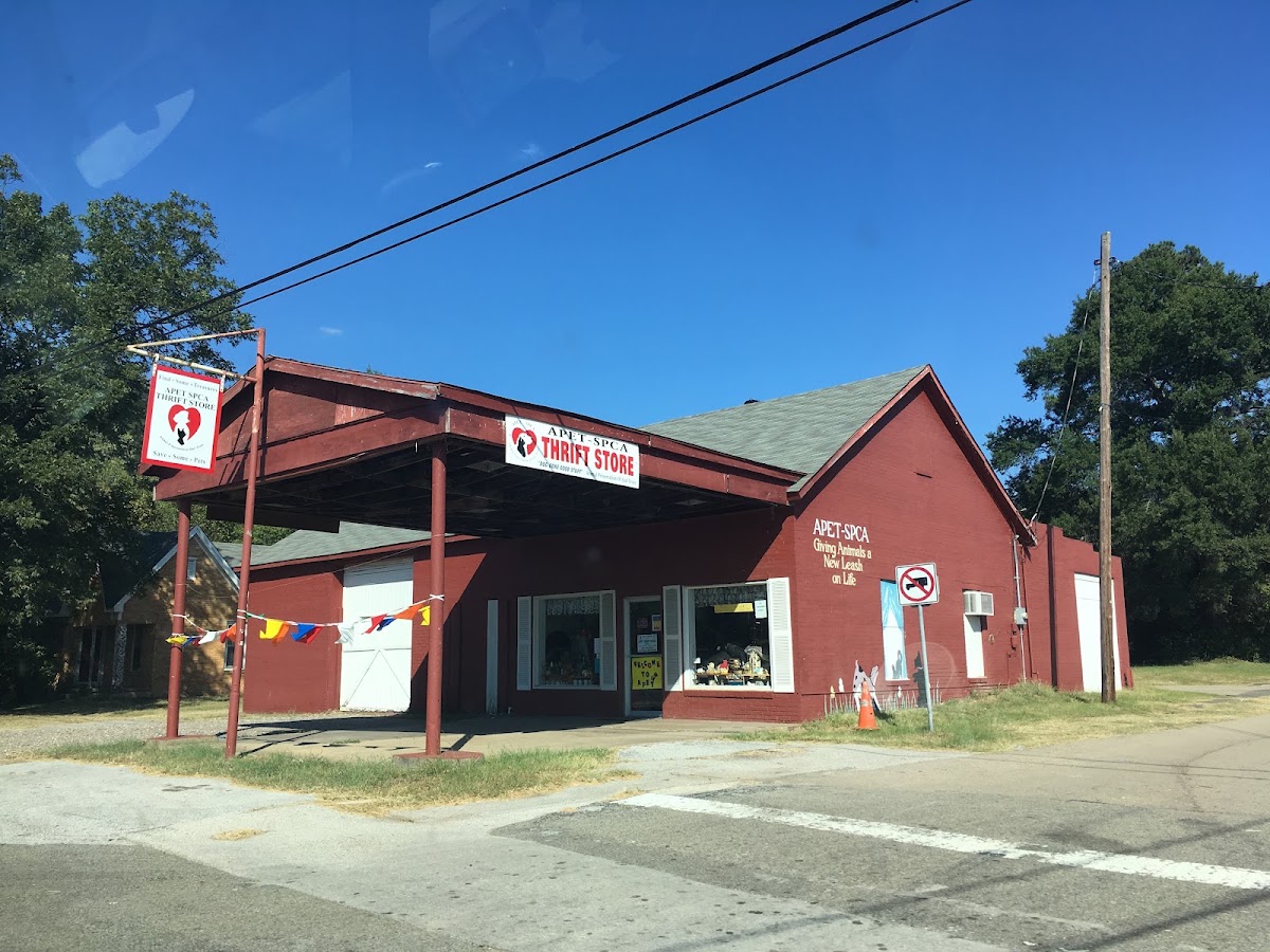 APET Thrift Store Mineola in Mineola