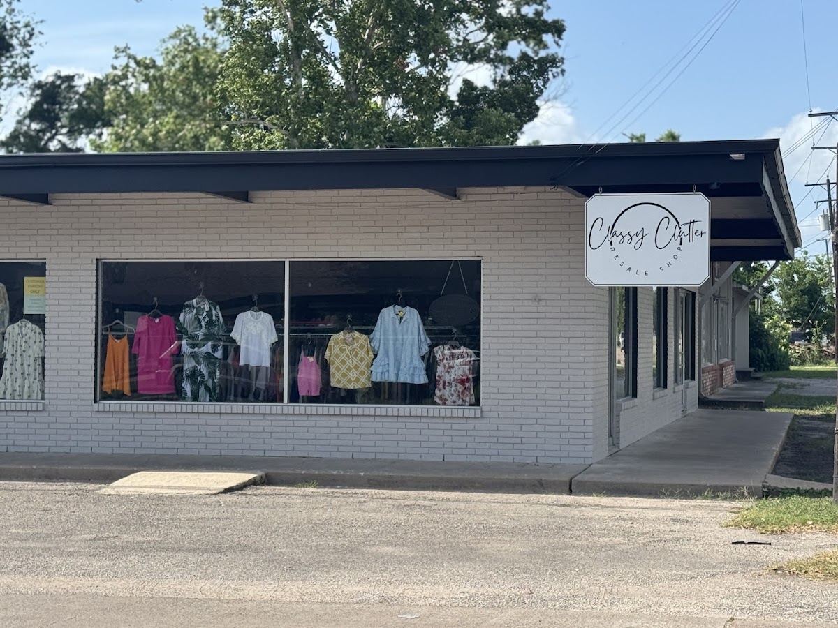 Classy Clutter Resale Shop & Boutique in Bay City