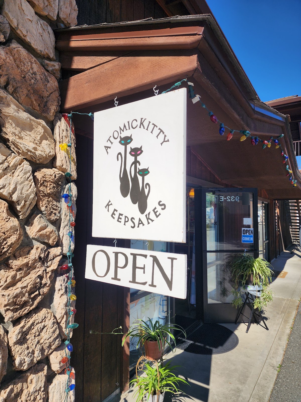Atomic Kitty Keepsakes in Chico