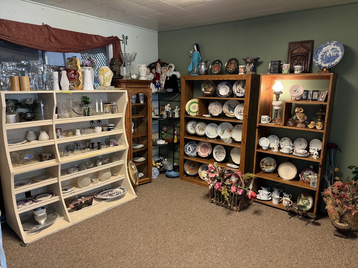 Church Thrift Shop in Idyllwild-Pine Cove