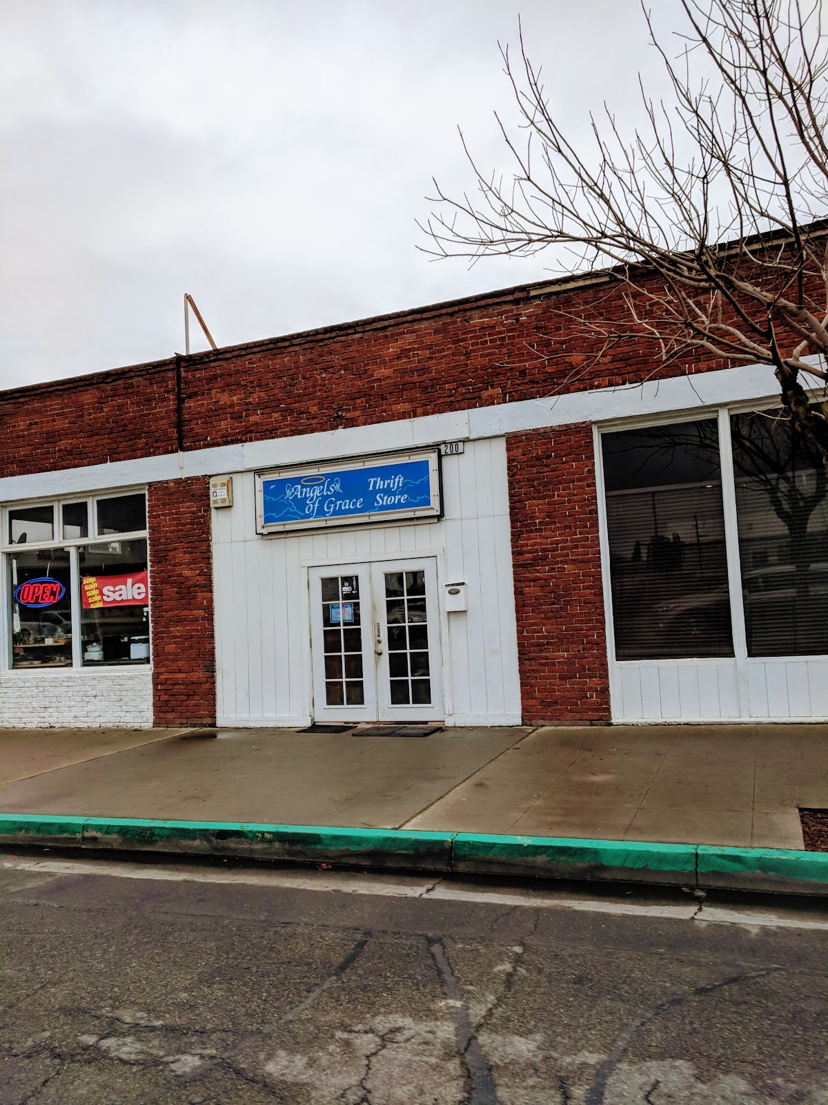 Angels Of Grace Thrift Store in Madera