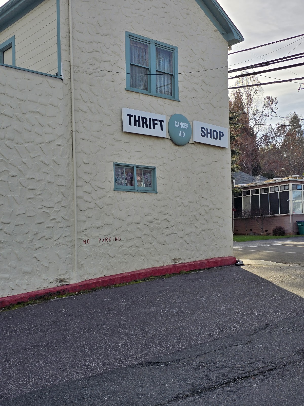 Thrift Shop-Cancer Aid in Grass Valley