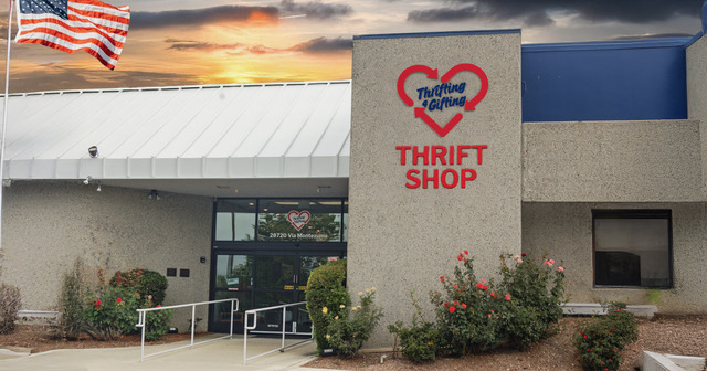 Thrifting 4 Gifting in Temecula