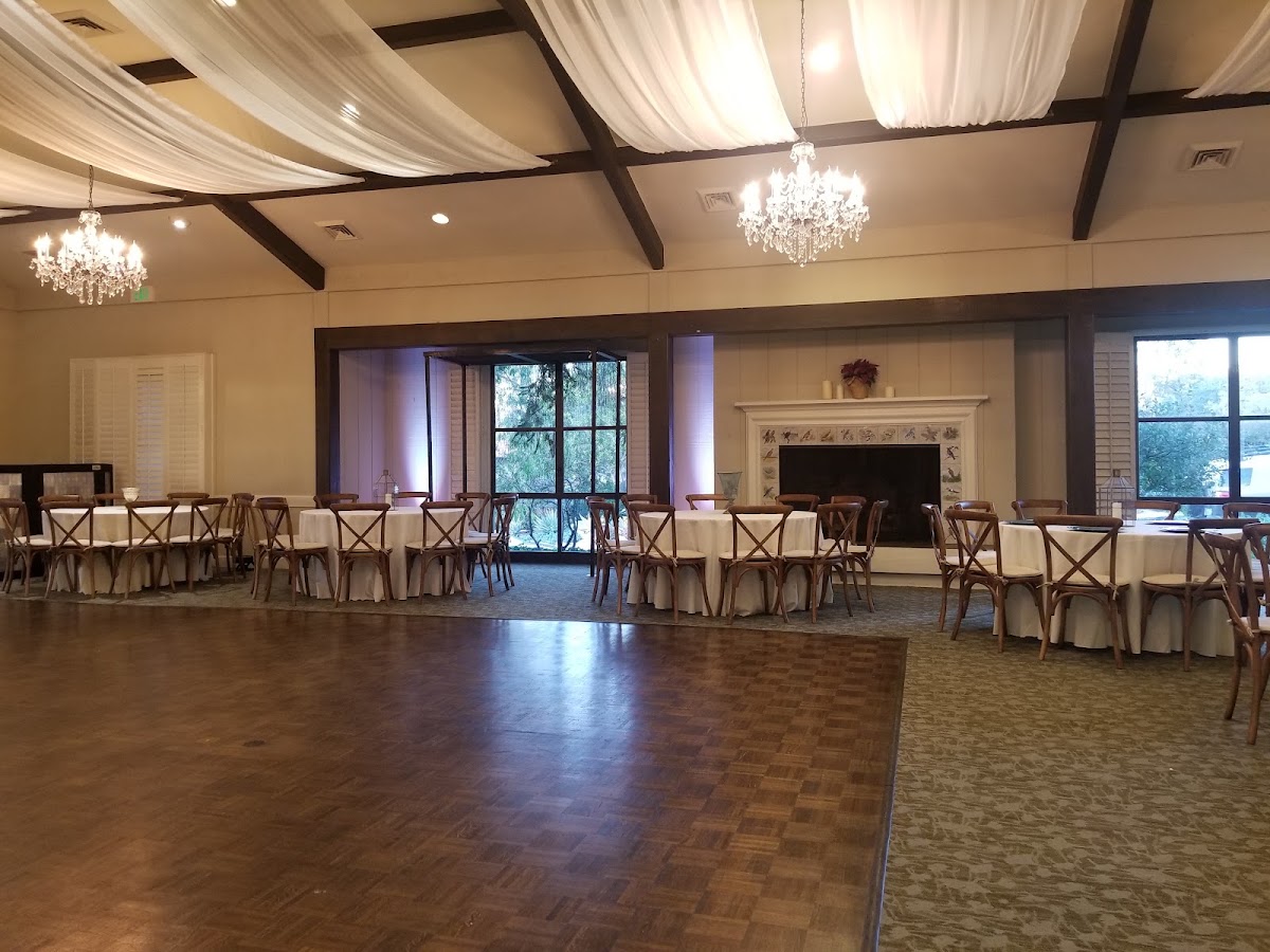 "Bloom Again," the RSF Garden Club Upscale Resale Shop in Rancho Santa Fe