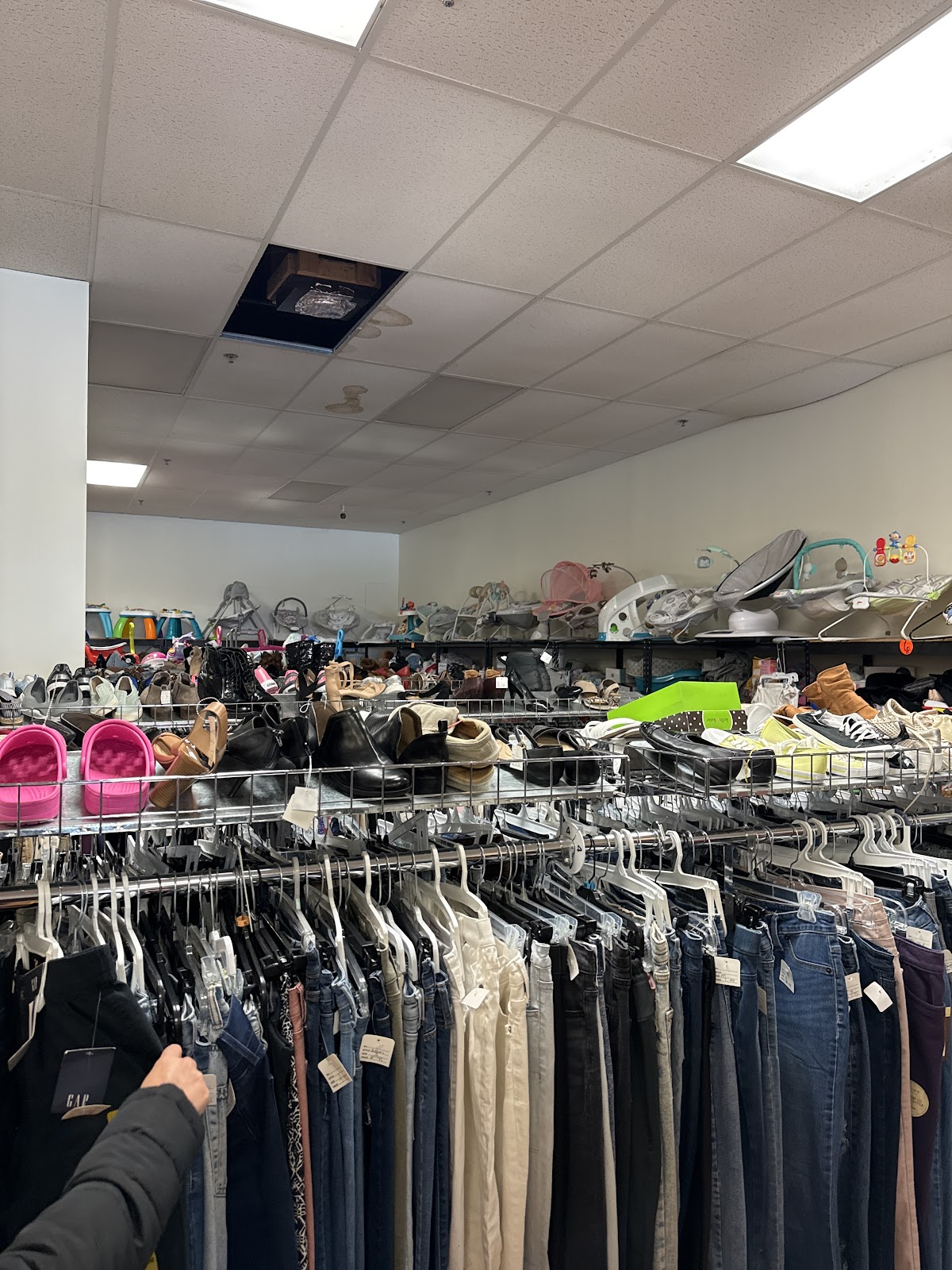 Trendy's Discount Fashionwear & Accesories in Watertown