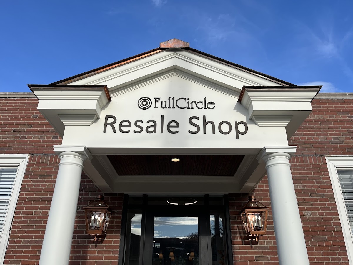 Full Circle Resale Shop in Grosse Pointe Park