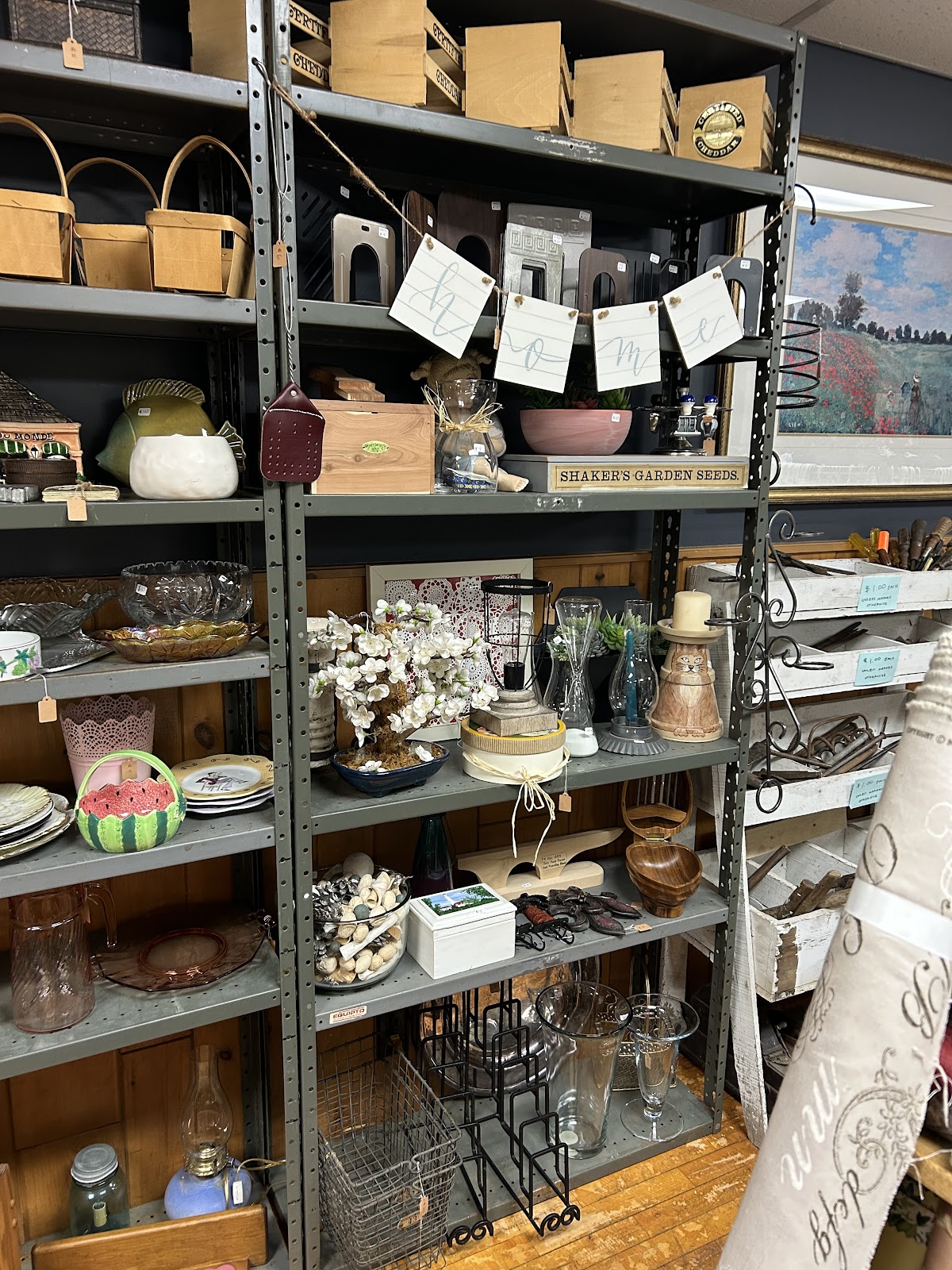 Kingston Salvage Vintage & Thrift in Kingsford