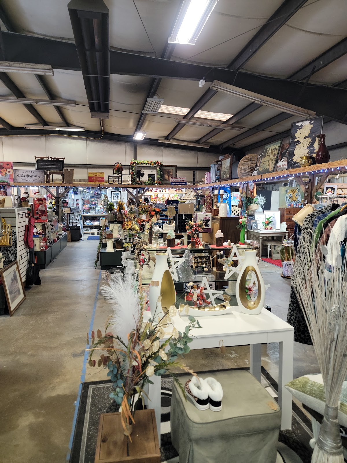 Cool Pops Plaza & Vendor Warehouse in Jacksonville