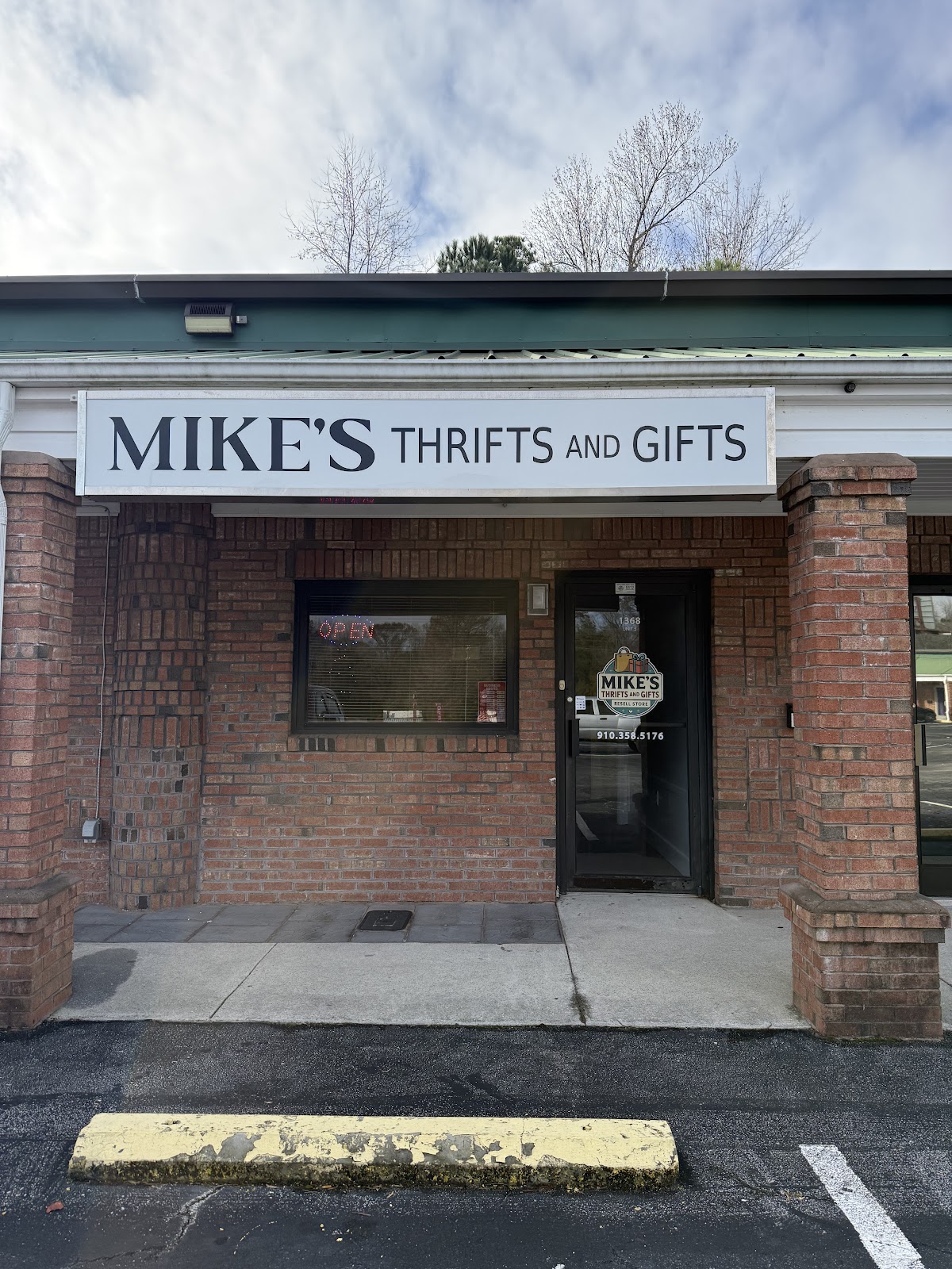 Mike’s Thrifts and Gifts in Jacksonville