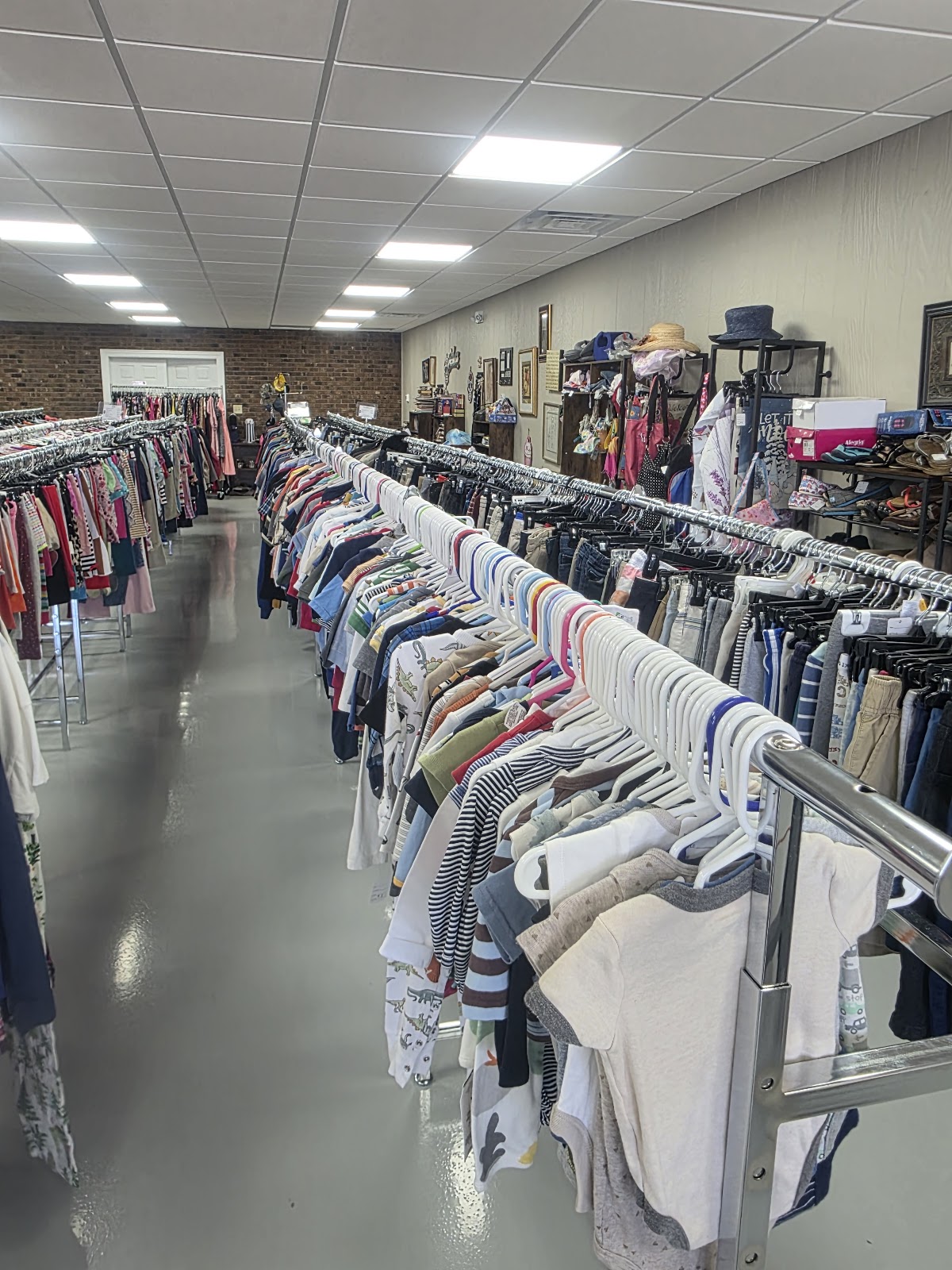Thrifty Treasures in Saint Pauls
