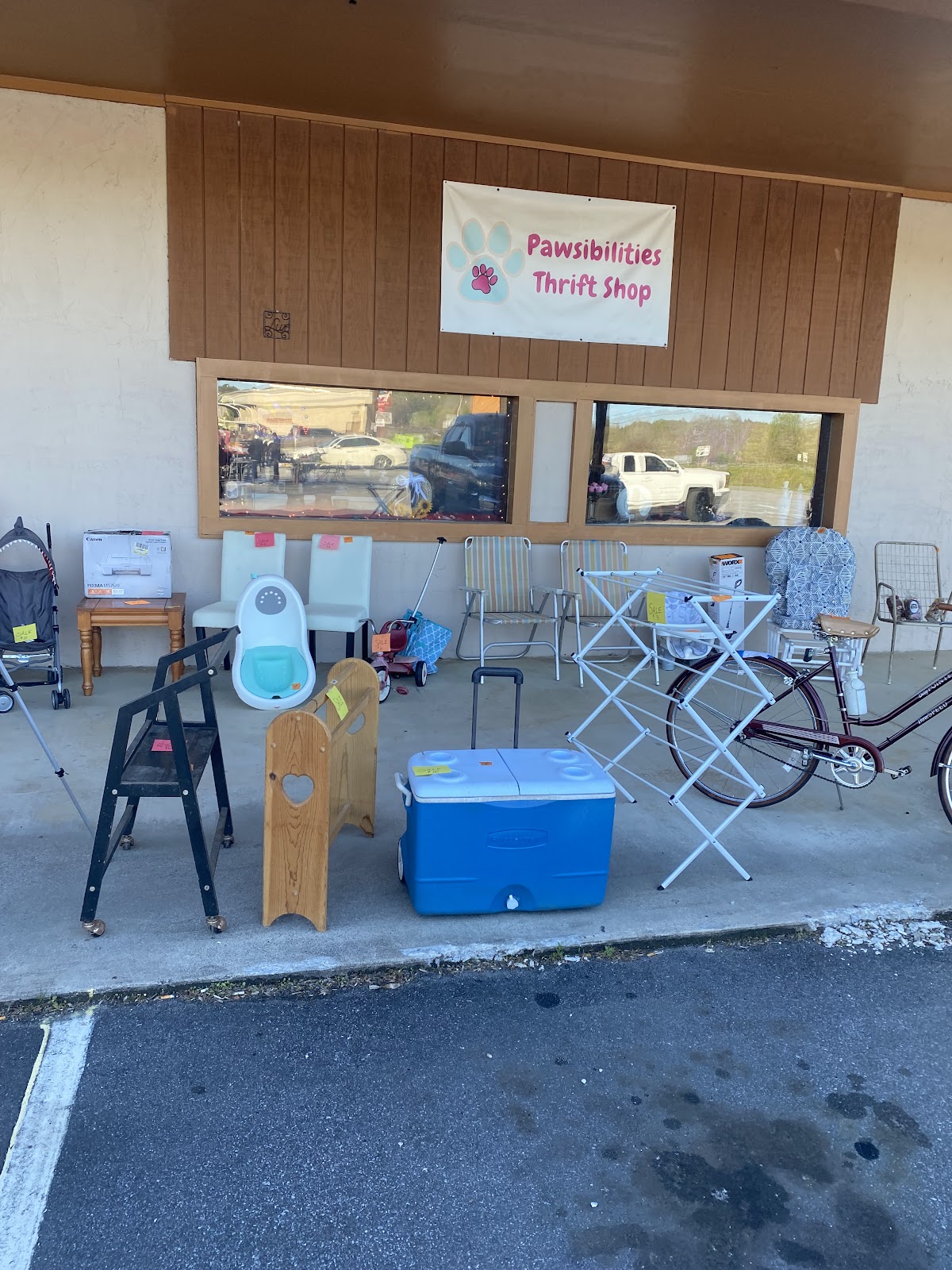 Pawsibilities Vintage & Thrift Store in Wilkesboro