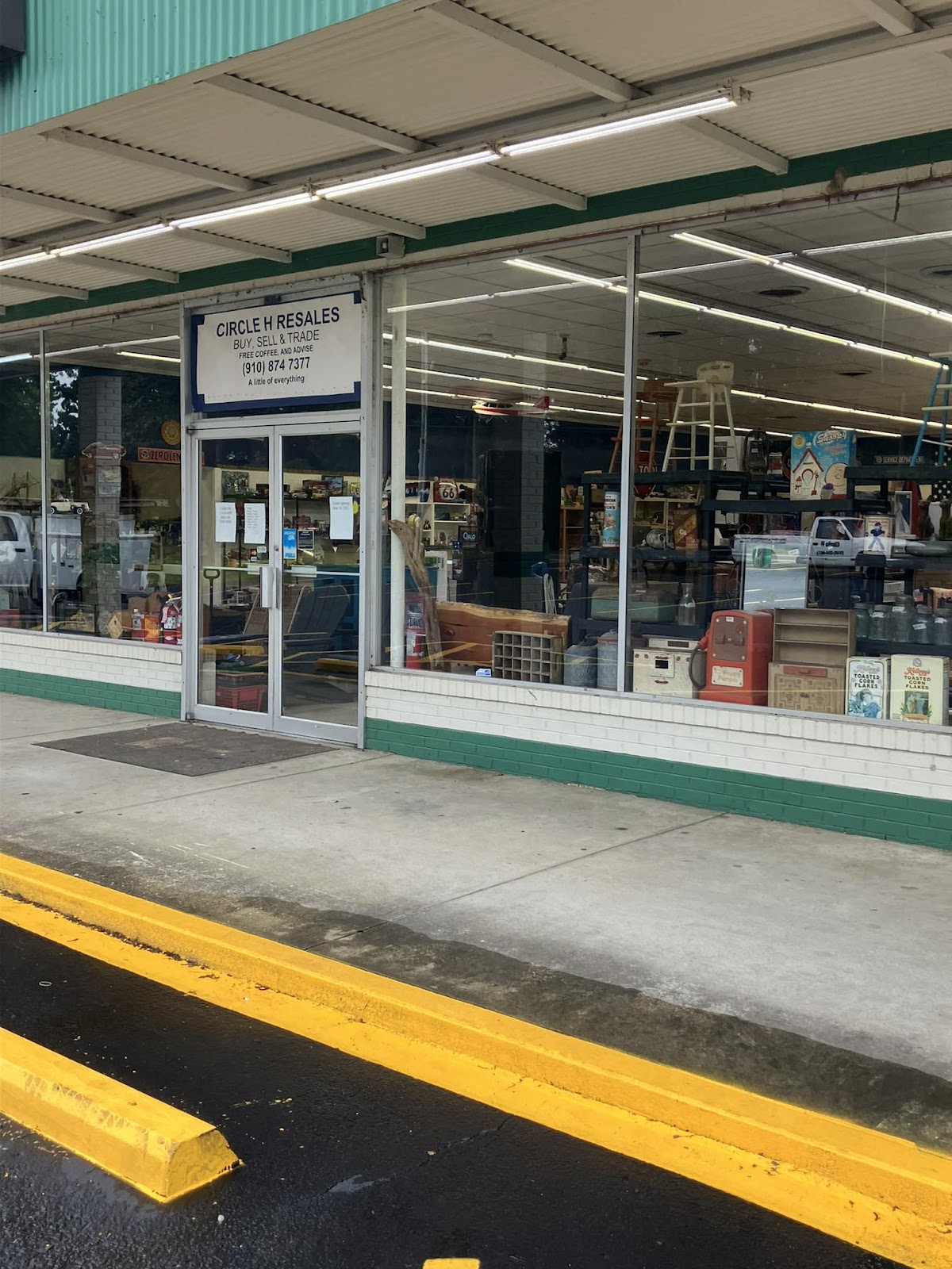 Circle H thrift store in Clarkton