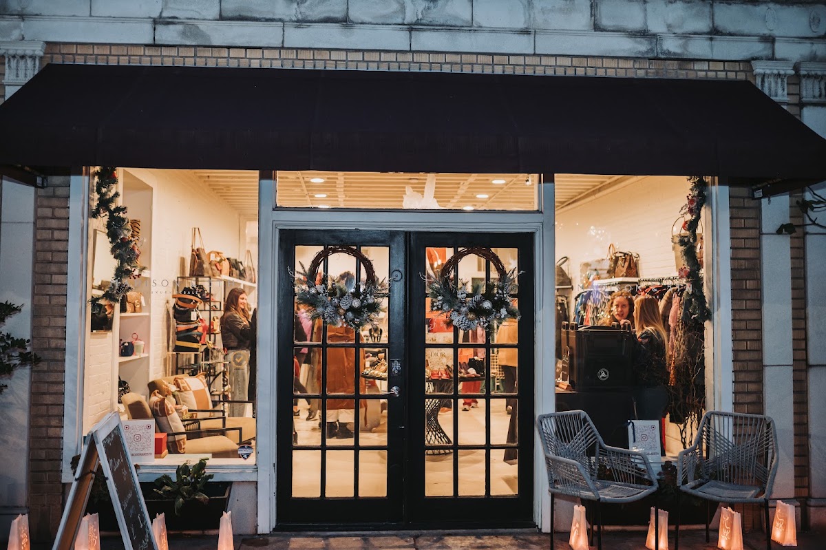 Madison & 5th - Luxury Resale in Savannah