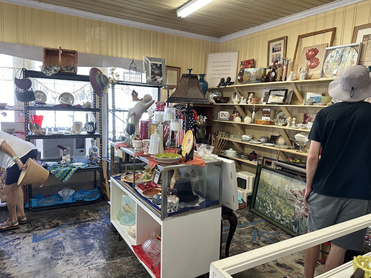 St. Michael's Thrift Shop in Tybee Island