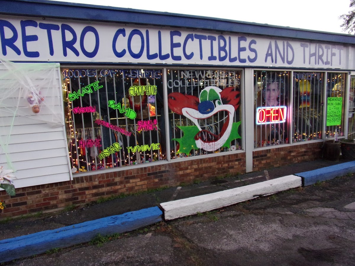 Retro Collectibles and Thrift in Mount Holly