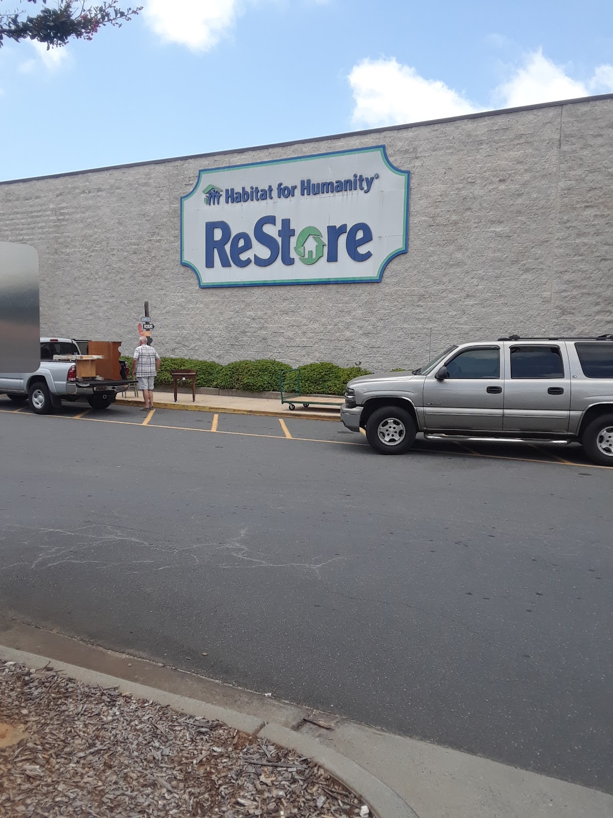 Wendover ReStore – Habitat Charlotte Region in Charlotte