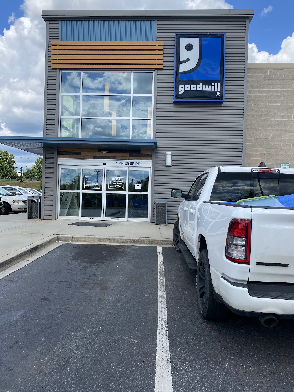 Goodwill Retail & rePLAY Sports in Travelers Rest