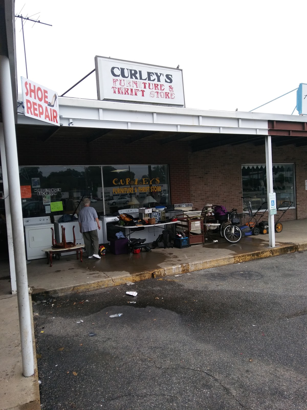 Curleys Furniture And Thrift Store in Colonial Heights