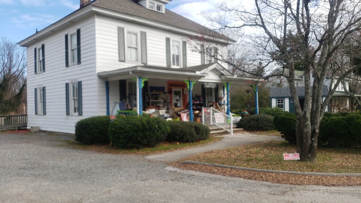 St Stephens Trifles & Treasure in Heathsville